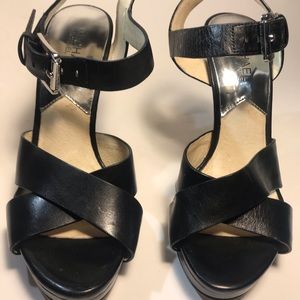 Women’s Black Leather Ankle Strap Platform Heel(F)